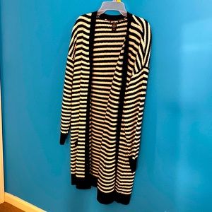 Long black-and-white striped cardigan with pockets